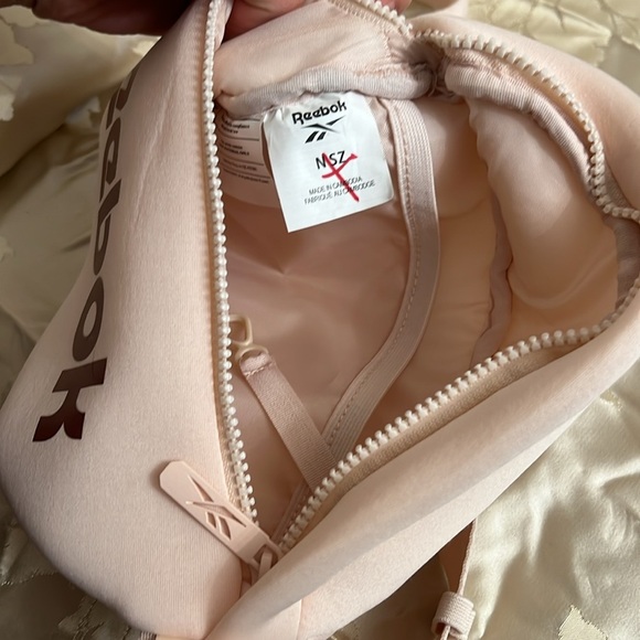 REEBOK FANNY PACK PINK SUPER CUTE - Picture 4 of 14